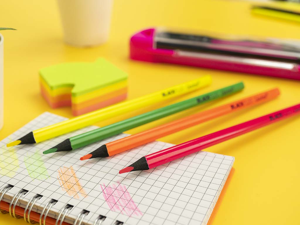 Matita evidenziatore Noir-Fluo ambientata