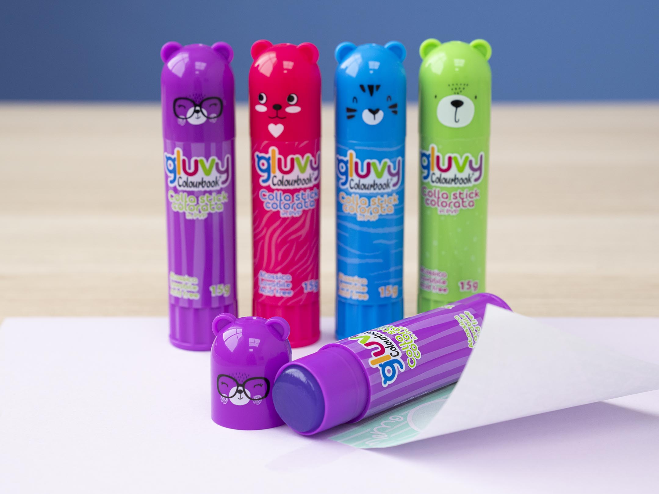 Ambientata colla stick colorata Gluvy