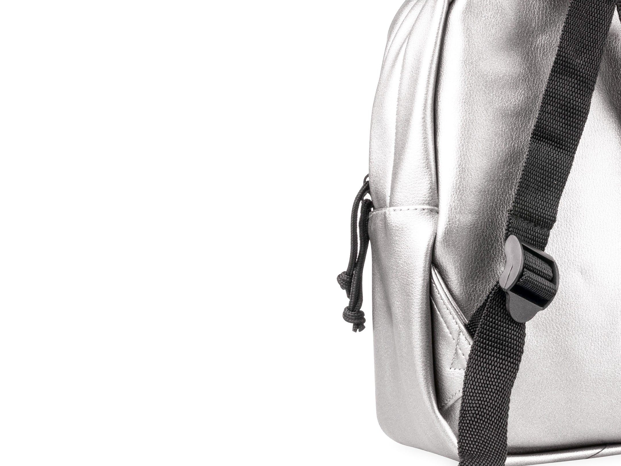 dettaglio mini zaino metal silver