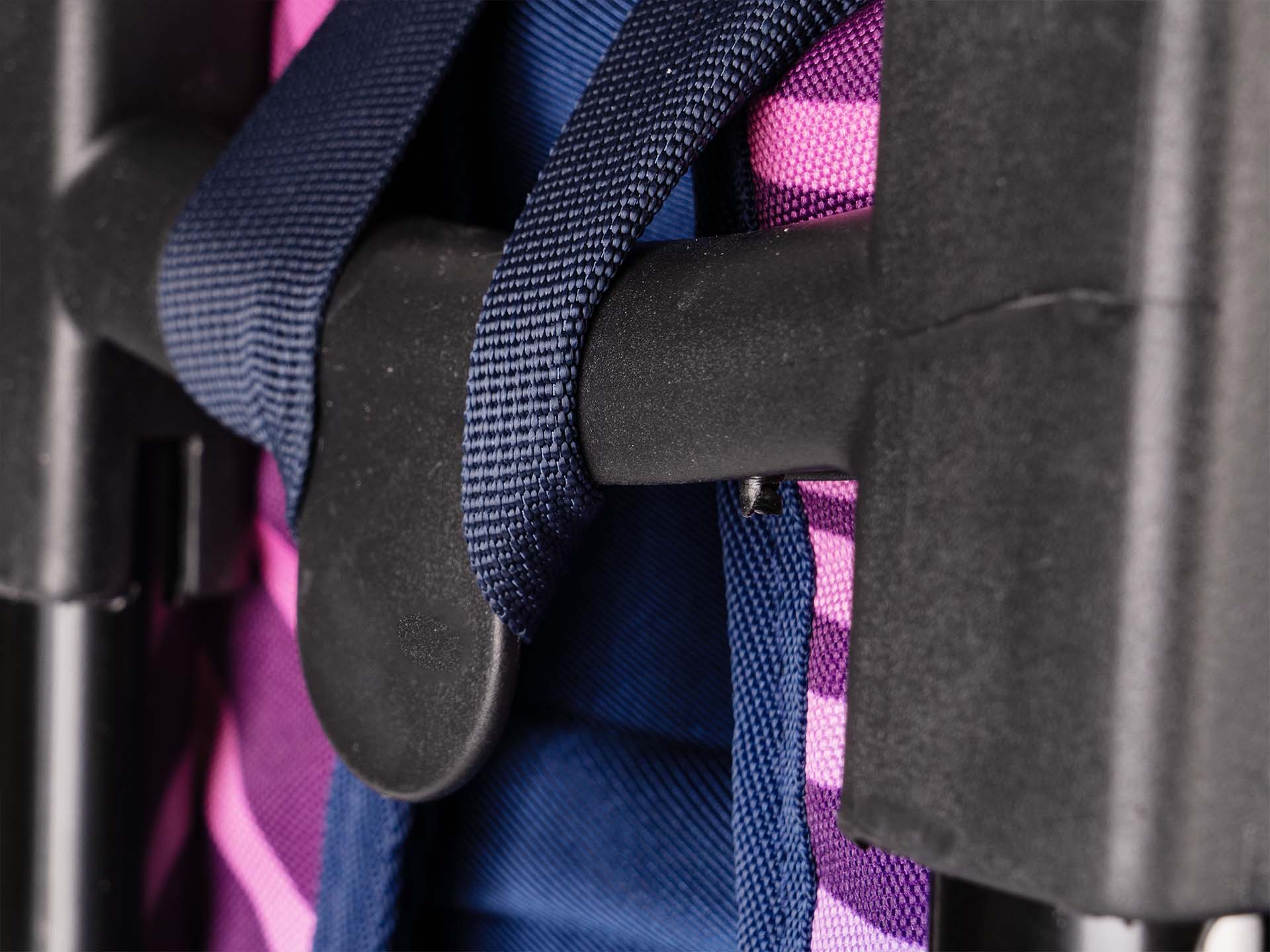 gancio-trolley-porta-zaino-nero