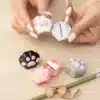 temperamatite-con-serbatoio-mini-paw-bianco-ambientata